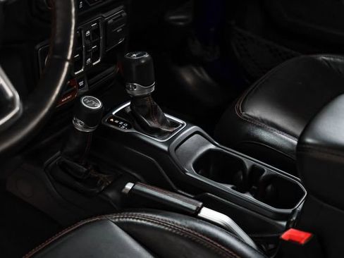 Used 2019 Jeep Wrangler Unlimited Rubicon AWD/4WD image 23