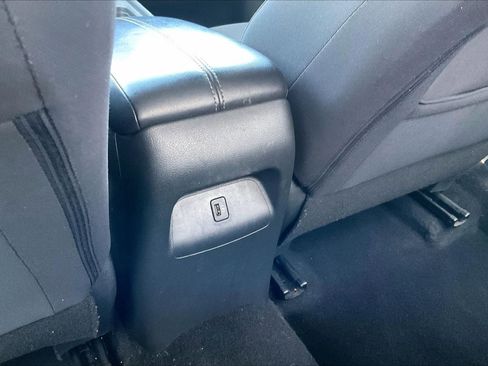 Used 2020 Nissan Sentra SV image 32