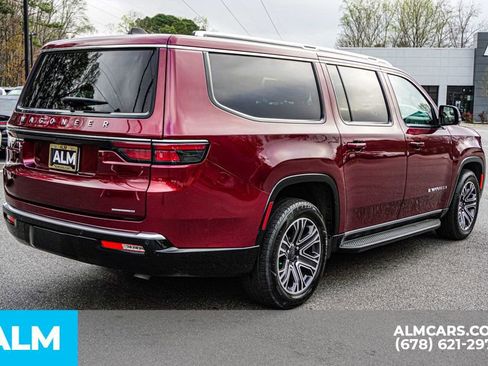 Used 2024 Jeep Wagoneer L Series II w/ Flexible Seating Group AWD/4WD image 6