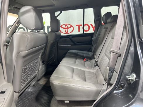 Used 2004 Toyota Land Cruiser image 22