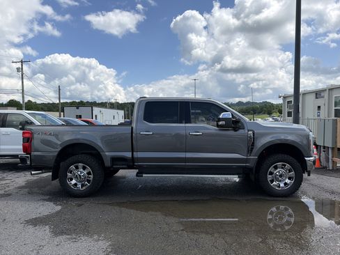 Used 2024 Ford F250 Lariat w/ Lariat Ultimate Package AWD/4WD image 3