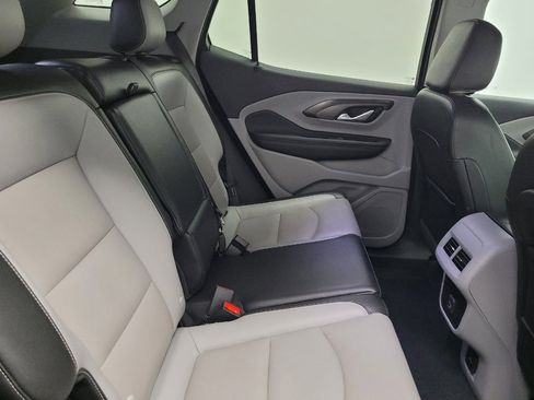 Used 2024 GMC Terrain SLT image 19