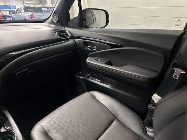 Certified 2023 Honda Ridgeline Black Edition image 13