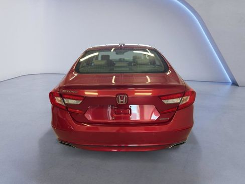 Used 2018 Honda Accord Touring image 6