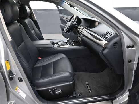 Used 2013 Lexus LS 460 L w/ Ultra Luxury Pkg RWD image 16