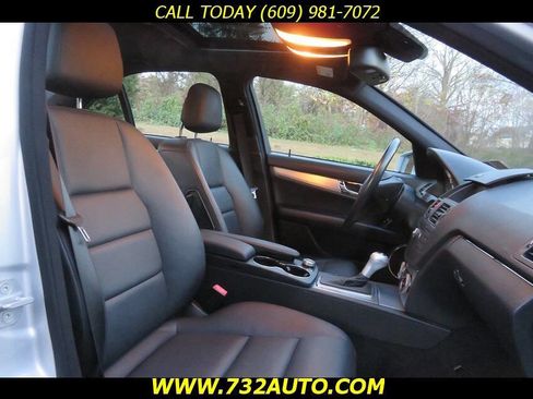 Used 2010 Mercedes-Benz C 300 Sedan image 7