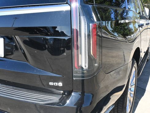 Used 2023 Cadillac Escalade Premium Luxury image 21