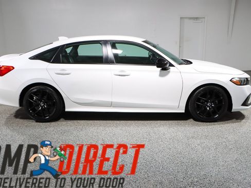 Used 2023 Honda Civic Sport image 6