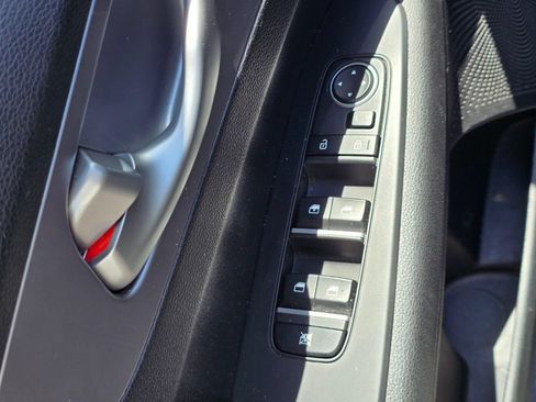 Used 2023 Kia Forte LXS FWD image 14