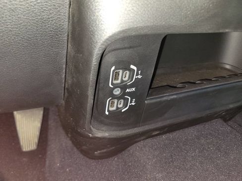 Used 2026 RAM 2500 Laramie AWD/4WD image 32