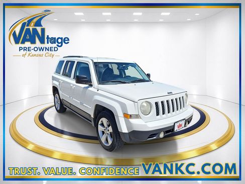 Used 2014 Jeep Patriot Latitude FWD image 1