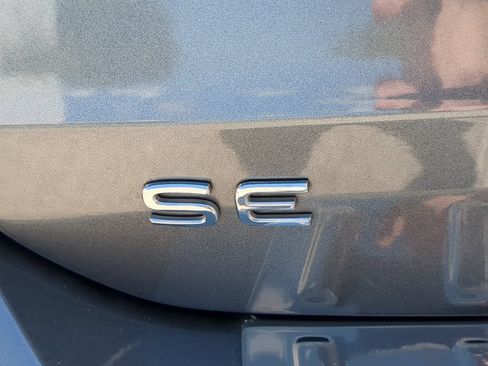 Certified 2023 Volkswagen Taos SE w/ Panoramic Sunroof Package FWD image 11