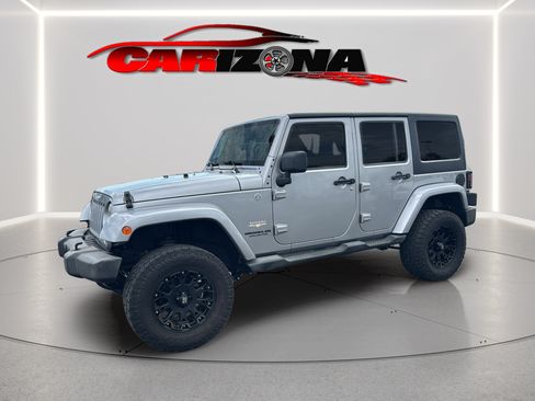 Used 2013 Jeep Wrangler Unlimited Sahara w/ Connectivity Group AWD/4WD image 11