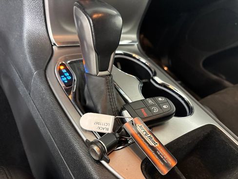 Used 2020 Jeep Grand Cherokee Altitude AWD/4WD image 21