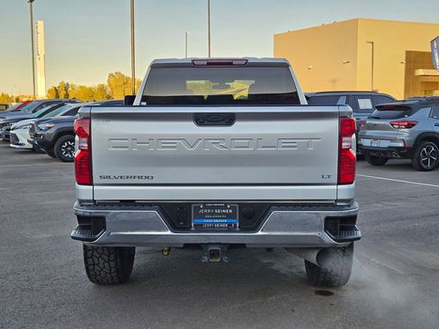 Used 2022 Chevrolet Silverado 2500 LT w/ Convenience Package image 4