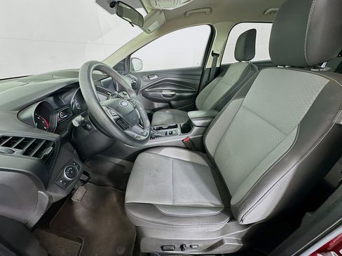 Used 2019 Ford Escape SE image 13