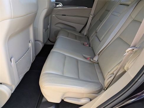Used 2019 Jeep Grand Cherokee Limited image 15