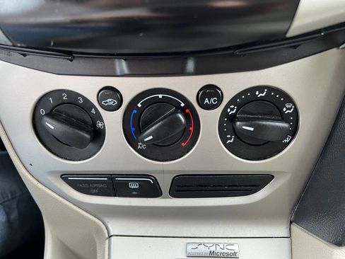 Used 2013 Ford Focus SE FWD image 15