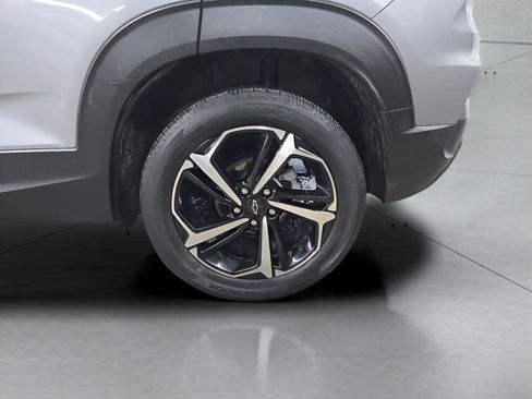 Used 2023 Chevrolet TrailBlazer RS w/ Sun and Liftgate Package image 8