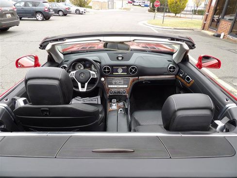 Used 2013 Mercedes-Benz SL 550 image 9