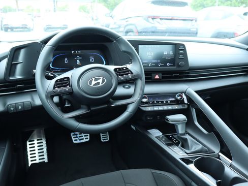 New 2026 Hyundai Elantra SEL Sport Premium FWD image 2