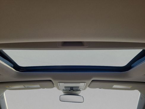 Used 2025 Honda CR-V EX image 11