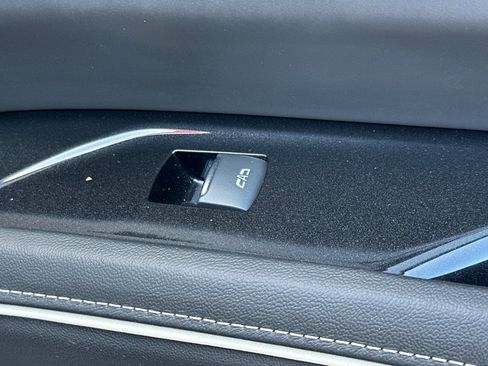 Certified 2024 Cadillac Escalade Sport Platinum image 22