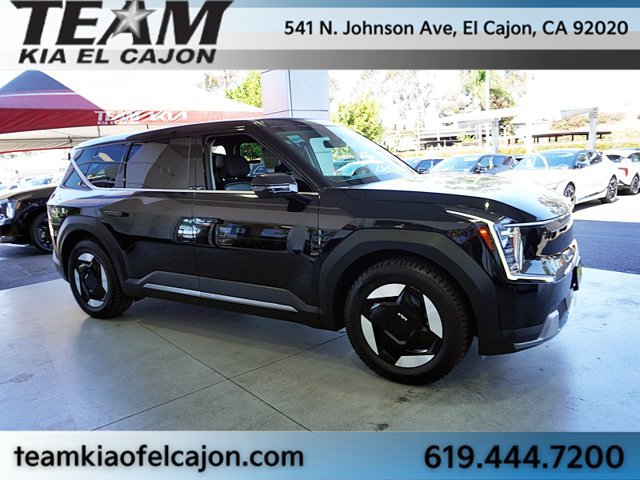 Certified 2024 Kia EV9 Light Long Range RWD image 10