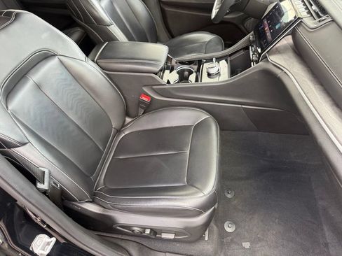 Used 2023 Jeep Grand Cherokee L Limited AWD/4WD image 62