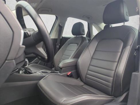 Used 2024 Volkswagen Jetta SE image 18