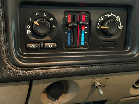 Used 2006 Chevrolet Silverado 3500 W/T RWD image 23