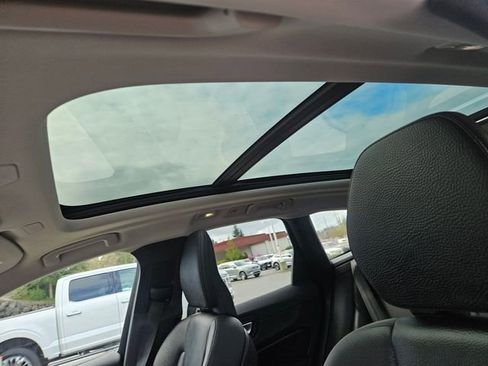 Used 2023 Volvo XC60 B5 Plus w/ Climate Package image 21