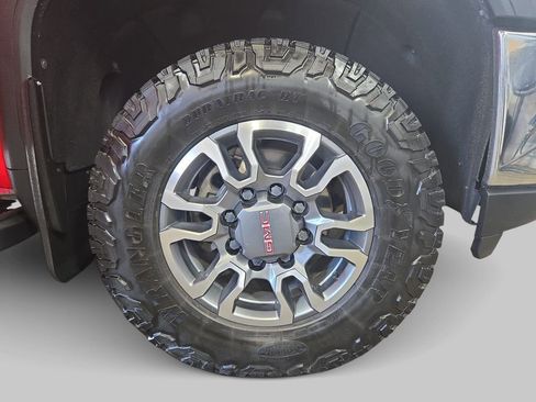 Used 2023 GMC Sierra 2500 SLE AWD/4WD image 36