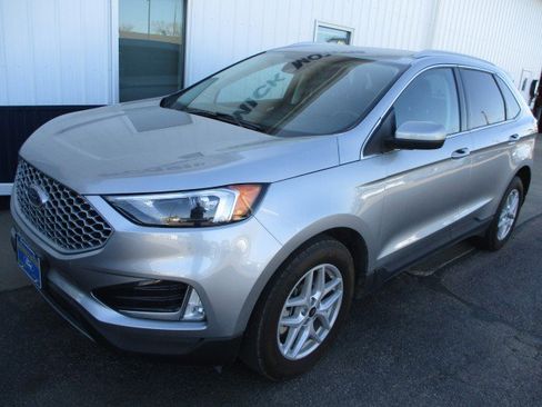 Used 2024 Ford Edge SEL w/ Convenience Package AWD/4WD image 2