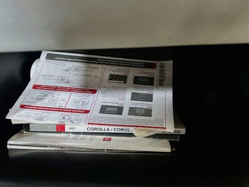 Used 2023 Toyota Corolla SE w/ Carpet Mat Package (TMS) FWD image 35