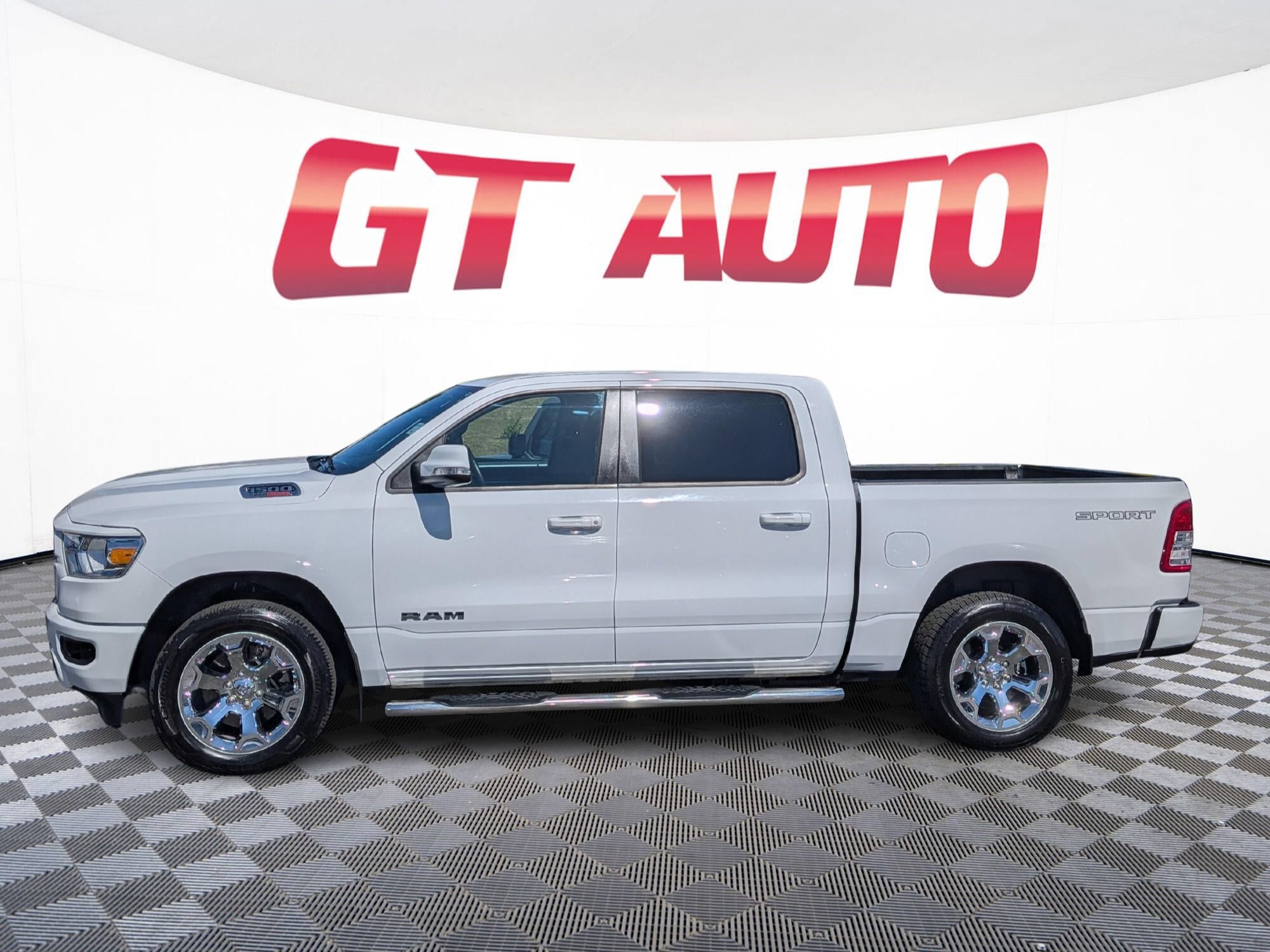 Used 2020 RAM 1500 Big Horn AWD/4WD image 3