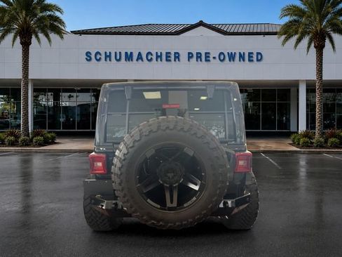 Used 2022 Jeep Wrangler Unlimited Rubicon w/ Trailer Tow Package AWD/4WD image 4