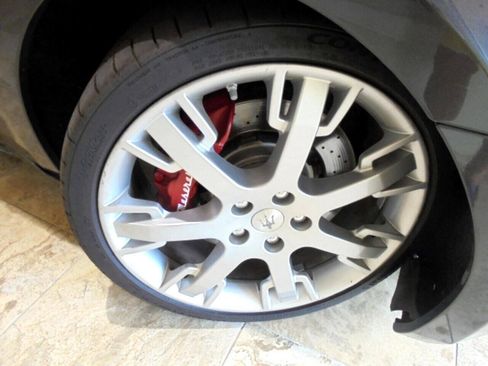 Used 2009 Maserati GranTurismo S RWD image 31