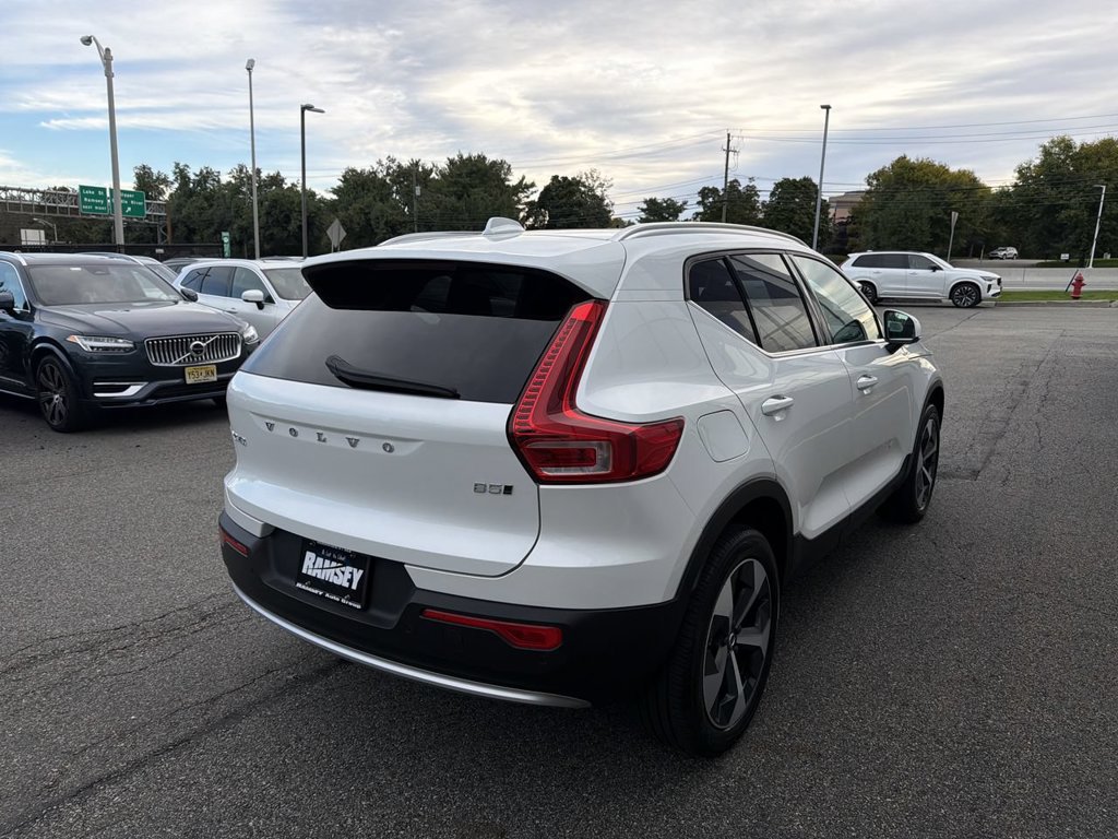 Certified 2024 Volvo XC40 B5 Plus w/ Climate Package AWD/4WD image 8