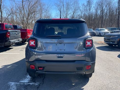 Used 2022 Jeep Renegade Trailhawk image 4