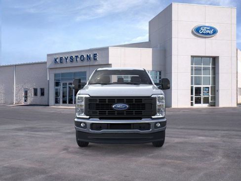 New 2026 Ford F250 XL w/ XL Chrome Package image 6