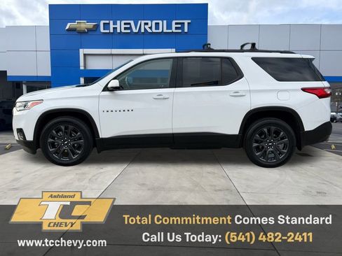 Certified 2021 Chevrolet Traverse RS w/ LPO, Floor Liner Package image 2