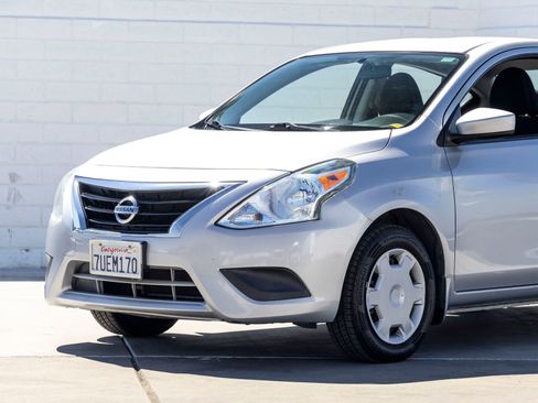 Used 2016 Nissan Versa SV image 6