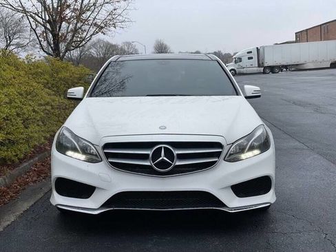 Used 2014 Mercedes-Benz E 350 4MATIC Sedan image 4