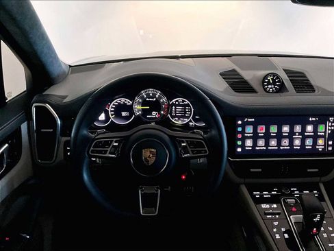 Used 2023 Porsche Cayenne Turbo S image 16