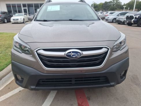 Used 2022 Subaru Outback Premium image 9