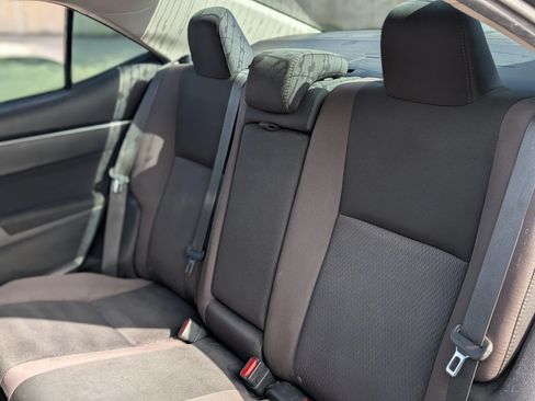 Used 2019 Toyota Corolla LE FWD image 18
