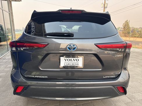 Used 2021 Toyota Highlander Limited image 6