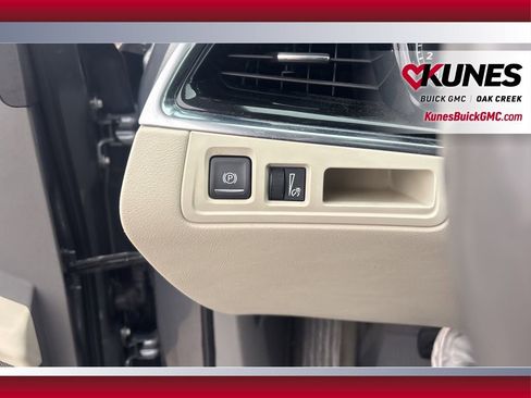 Used 2021 Cadillac XT6 Premium Luxury w/ LPO, Floor Liner Package image 18