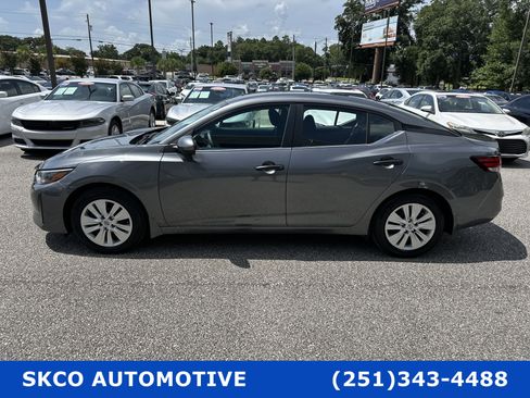 Used 2025 Nissan Sentra S image 2
